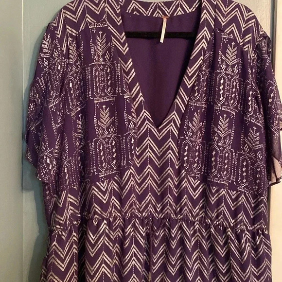 Free People shift dress - purple with metallic pattern -large - great condition - Picture 6 of 7